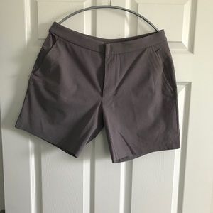 Lululemon - City to Beach short 5” - Medium